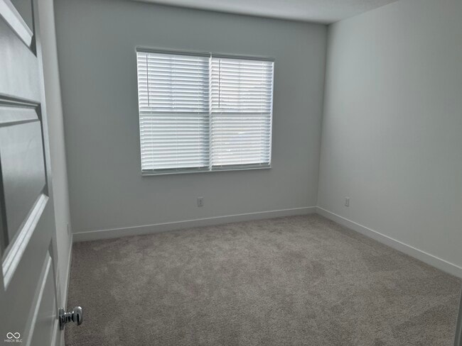 Building Photo - 5580 Cherry Hl Dr