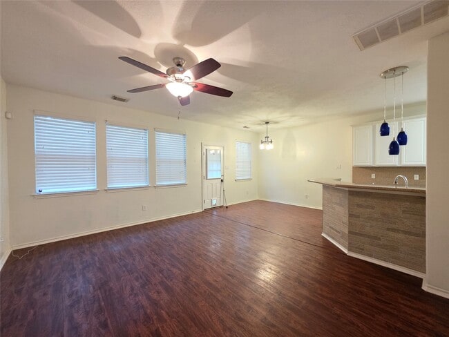 Building Photo - 114 E Stedhill Loop