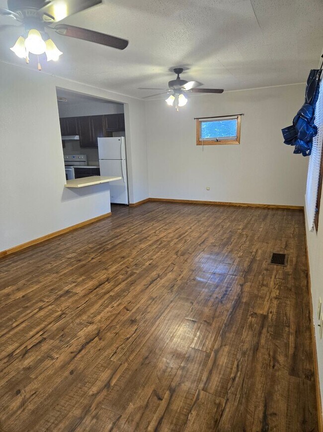 Building Photo - Cozy 3 Bedroom on Corner lot