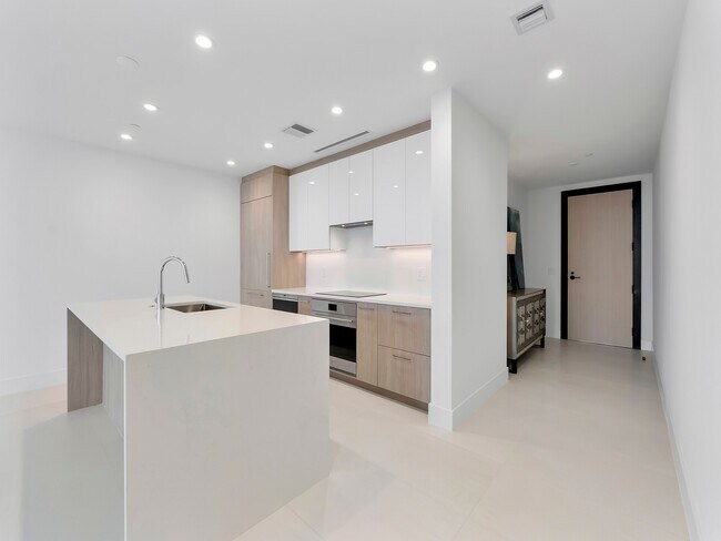 Building Photo - 153 Seabreeze Blvd