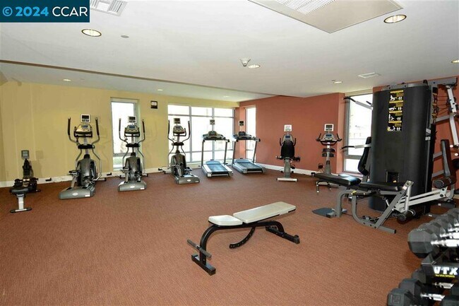 Building Photo - 555 Ygnacio Valley Rd