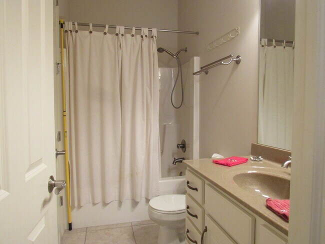 Building Photo - 3164 Meridith Way
