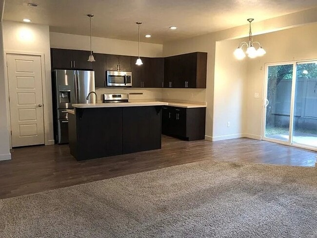 Building Photo - BEAUIFUL HOME!!!