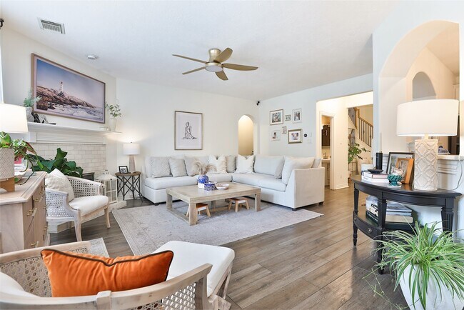 Building Photo - 3102 Palm Harbour Dr