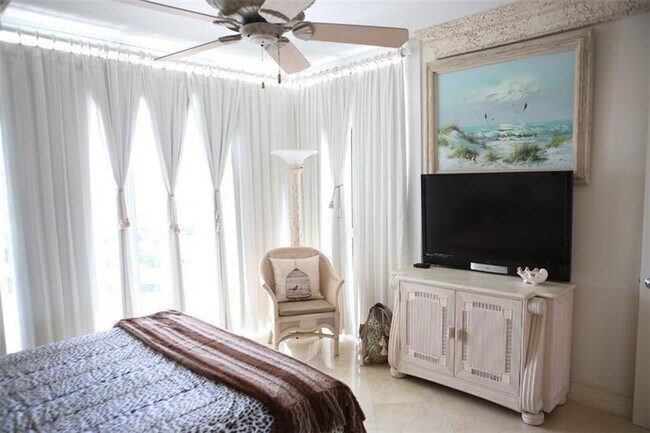 Building Photo - 3200 N Ocean Blvd