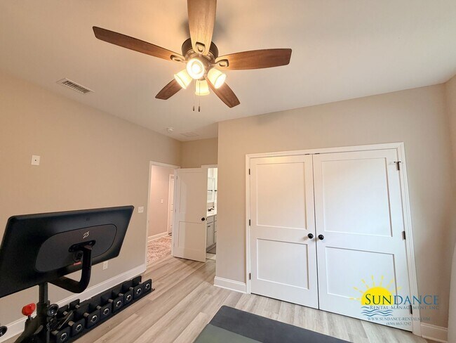 Building Photo - Stunning Shalimar 4 Bedroom / 3 Full Bathroom Home with Solar Energy Efficiency!