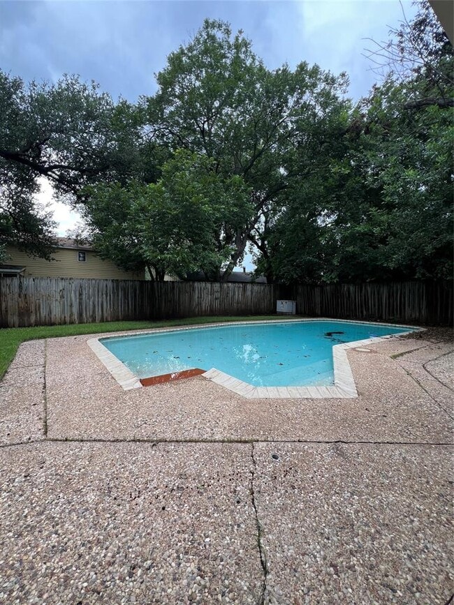 Building Photo - 12304 Double Tree Ln