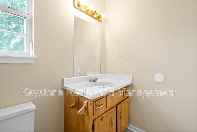 Building Photo - 2080 Carneal Ln