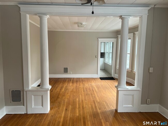 Building Photo - 40 Prospect St