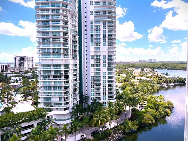 Primary Photo - 250 Sunny Isles Blvd