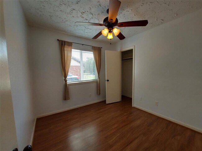 Building Photo - 3807 Quiet Pl Dr