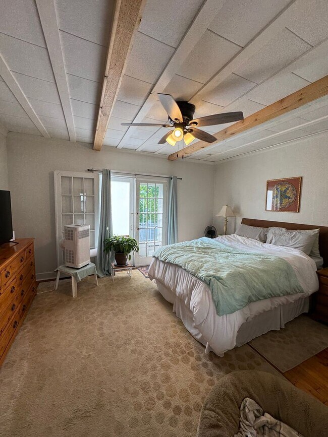 Building Photo - Newhall Apartments