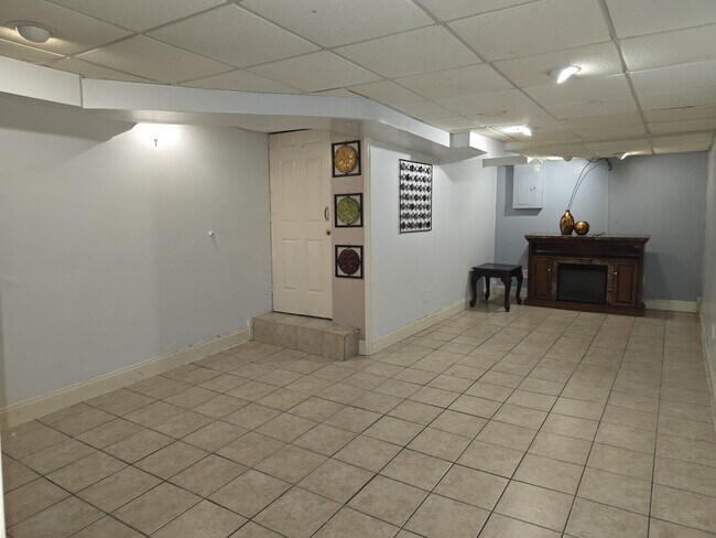 Building Photo - 1251 N 11th St