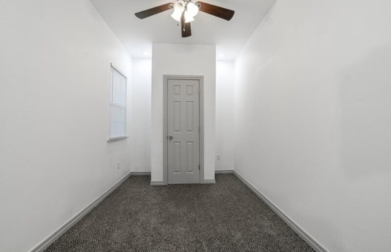 Building Photo - 2312 N Everest Ave