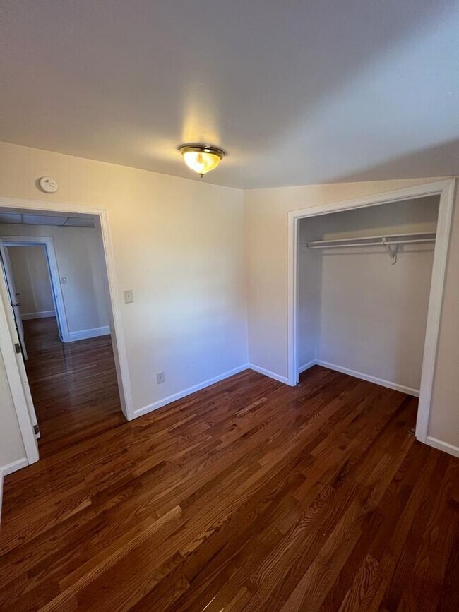 Building Photo - 1339 Good St