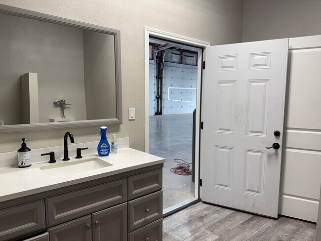 Building Photo - 2107 W 83rd St