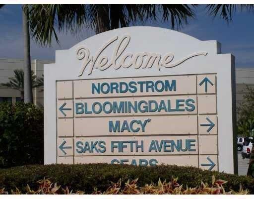 Building Photo - 3019 Alcazar Pl