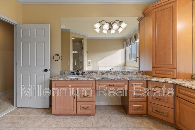 Building Photo - 64121 Turnberry Way