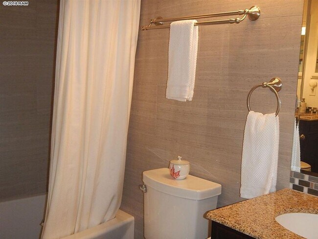 Building Photo - Keonekai Villages upstairs 2 bedroom, 1.5 bathroom unit, with 2 parking spaces