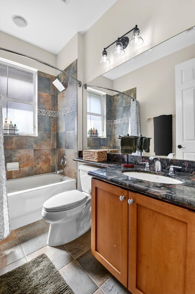 Building Photo - 1371 Vía De Pepi