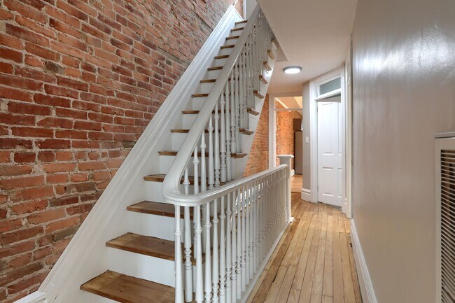 Building Photo - 206 Reily St