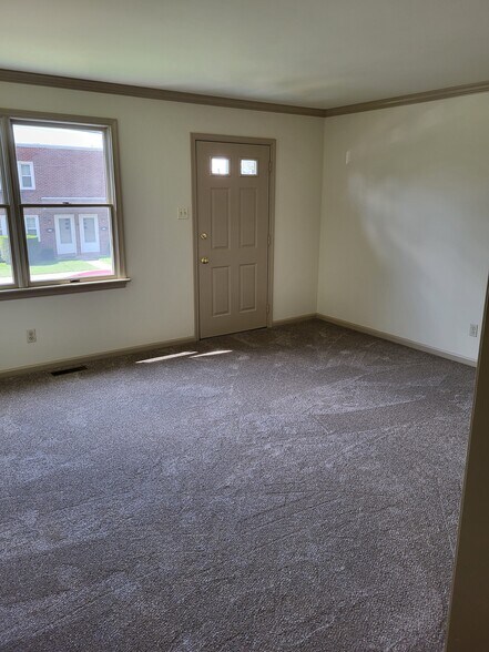 Building Photo - 411 E Montgomery Ave