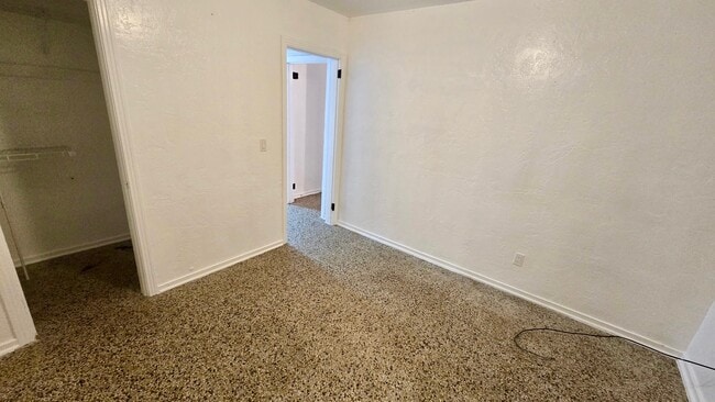 Building Photo - 512 Sandra Ave