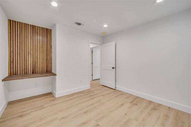 Building Photo - 8814 Laverty Pl