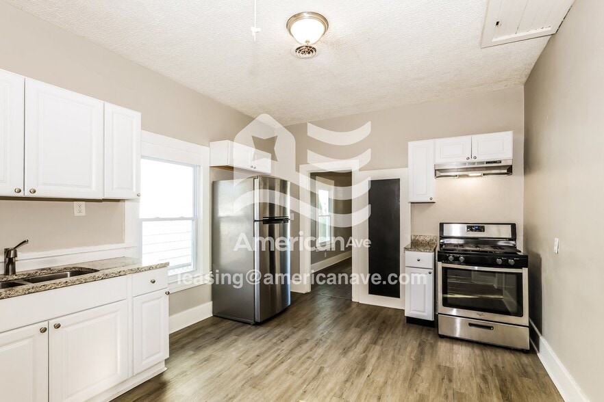 Building Photo - 624 Dresden Ave