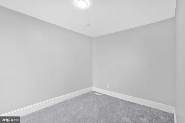Building Photo - 2446 W Firth St