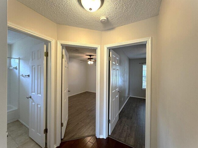 Building Photo - 1407 Ashley Dr
