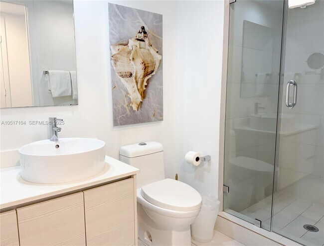 Building Photo - 2602 E Hallandale Beach Blvd