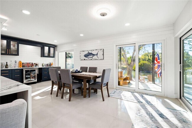 Building Photo - 2500 Monterey St