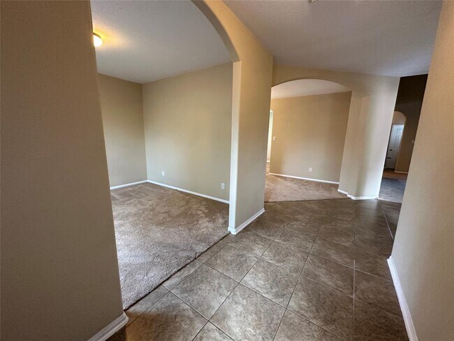 Building Photo - 11023 Heartland Grove Dr