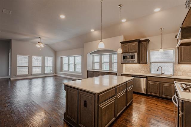 Building Photo - 4517 Springhurst Dr