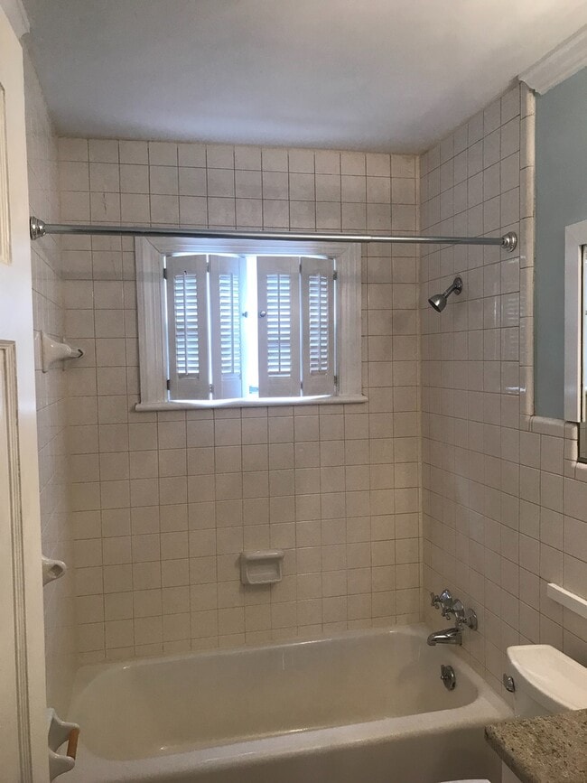 Building Photo - Coming Soon!! 2 Bedroom/ 2 bath Unit! Supe...