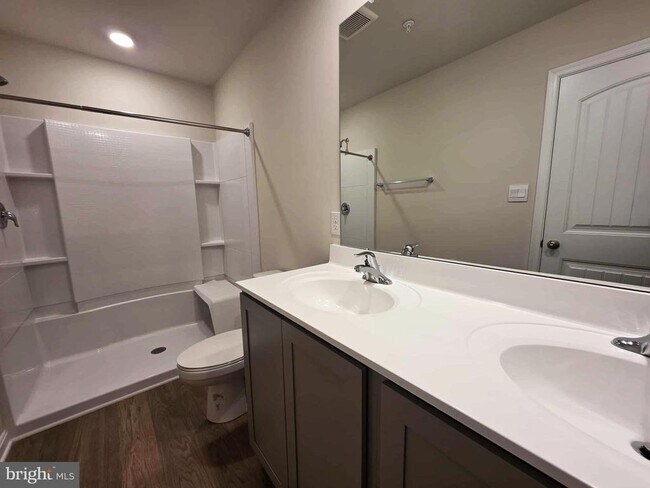 Building Photo - 1424 Sugarplum Ln