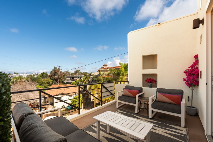 Building Photo - 610 9th St