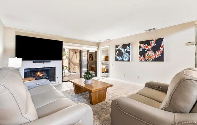 Building Photo - 48992 Canyon Crest Ln
