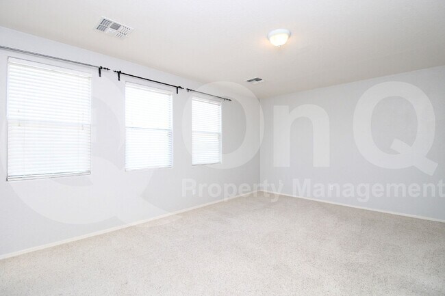 Building Photo - 3316 E Kingbird Pl