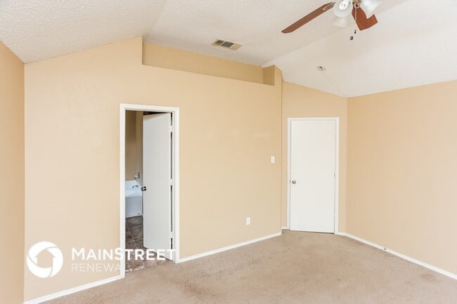 Building Photo - 443 Kimmel Dr