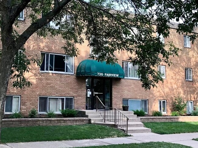 Building Photo - 730 Fairview Ave N