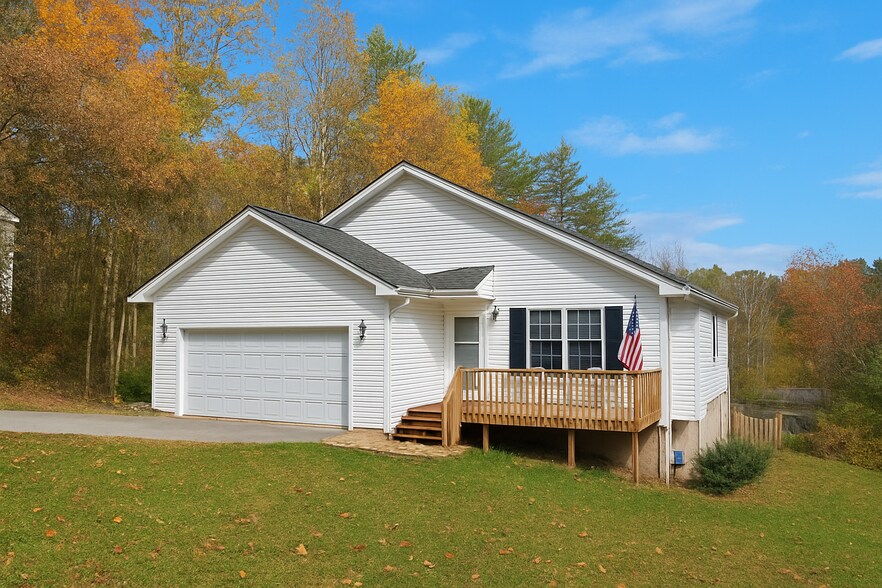 Primary Photo - 216 Windsor Ct