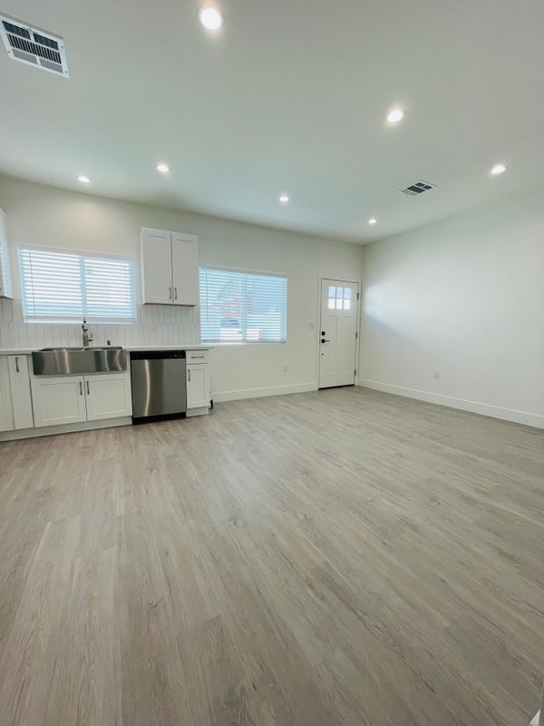 Building Photo - 11308 Emelita St