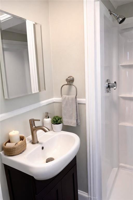 Building Photo - 123 Cottage St.