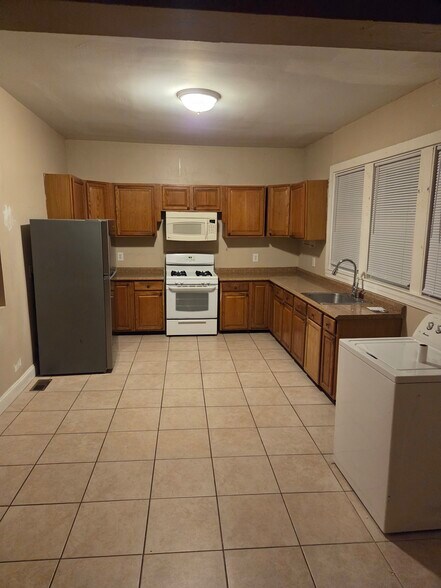 Building Photo - 117 Seaview Ave