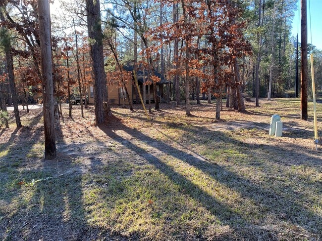 Building Photo - 24501 Pine Oaks Ct