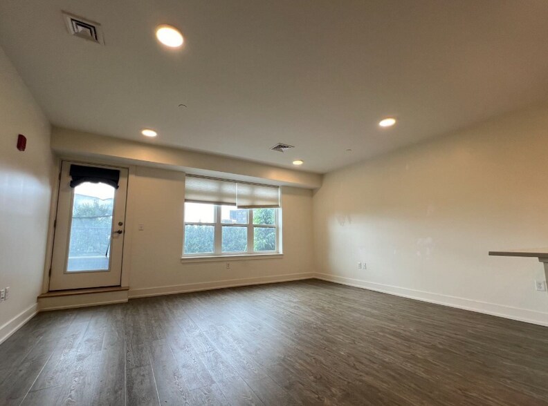 Building Photo - 20 Penniman Rd