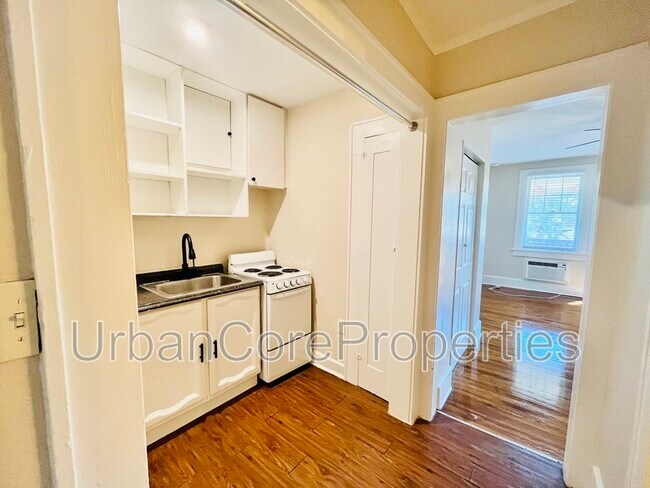 Building Photo - 360 13th Ave NE