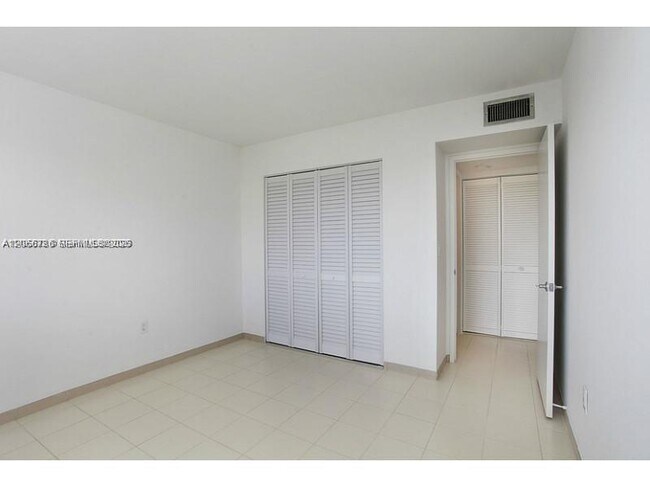 Building Photo - 255 Galen Dr